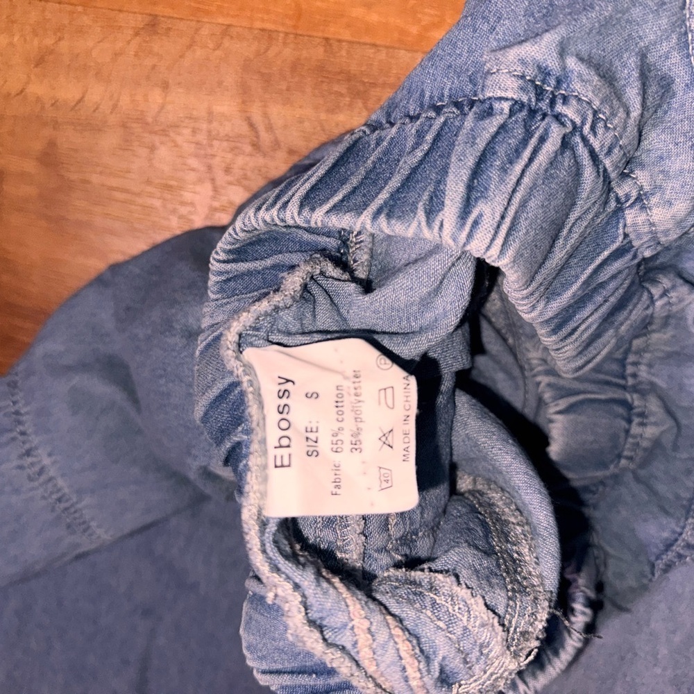 Elegant A-Line Denim Skirt waist 26 - Picture 2 of 6